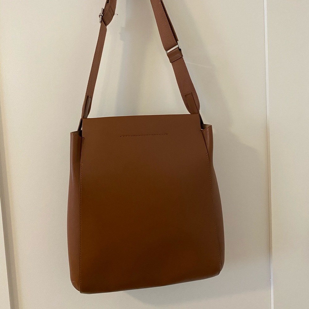 Everlane Form Bag